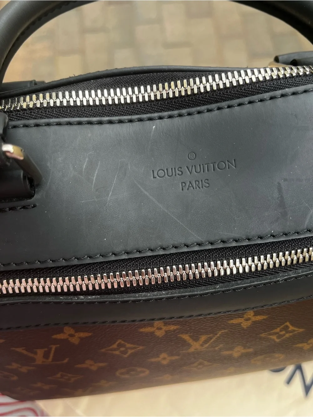 ✨Authentic✨ Louis Vuitton Porte-Documents Jour – Monogram & Black Leather